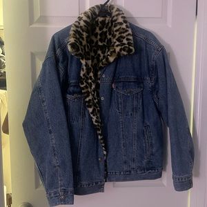 Fur lined cheetah print Levi’s denim jacket
